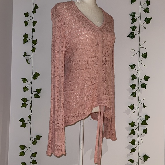 Woman's Amazon Pink Crochet Long Sleeve Sweater M - Picture 10 of 10